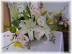 祭壇に備えられた花